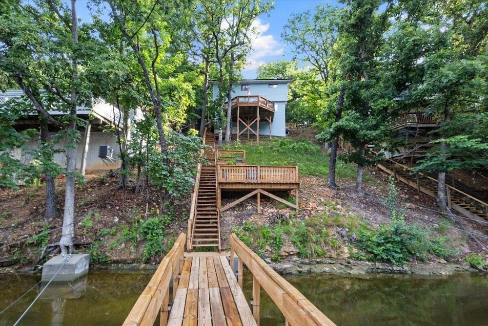 Lakefront Home, Private Dock + Kayaks,arcade Games, Pet Friendly
