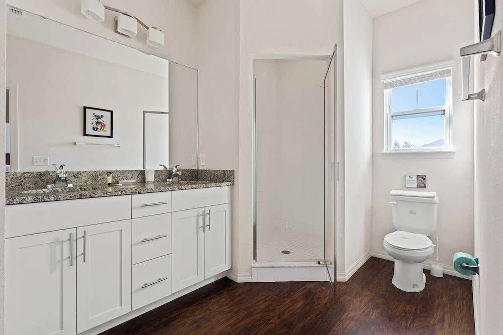 Kissimmee 4BR Townhouse: Perfect for Families!
