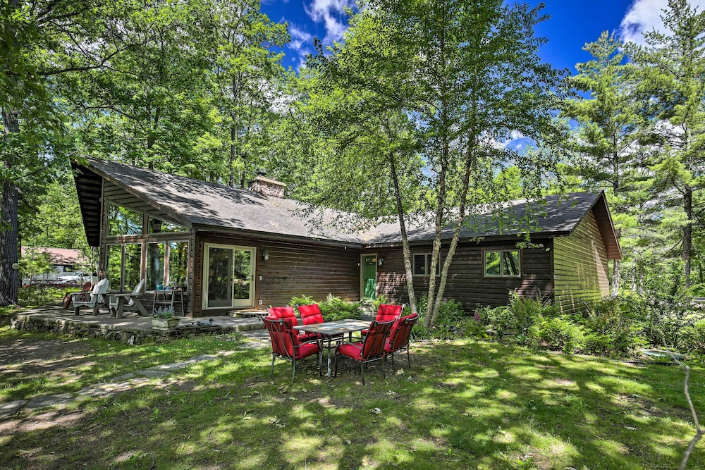 Northwoods Cabin w/ Lake Access & Boat Dock view 4