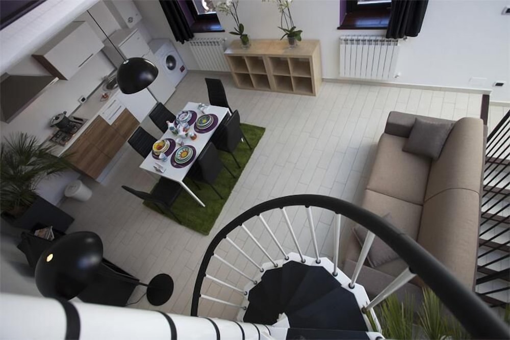 HomeHotels