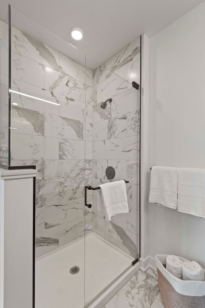 Fulton Market Penthouse 4BR Family Fun Views