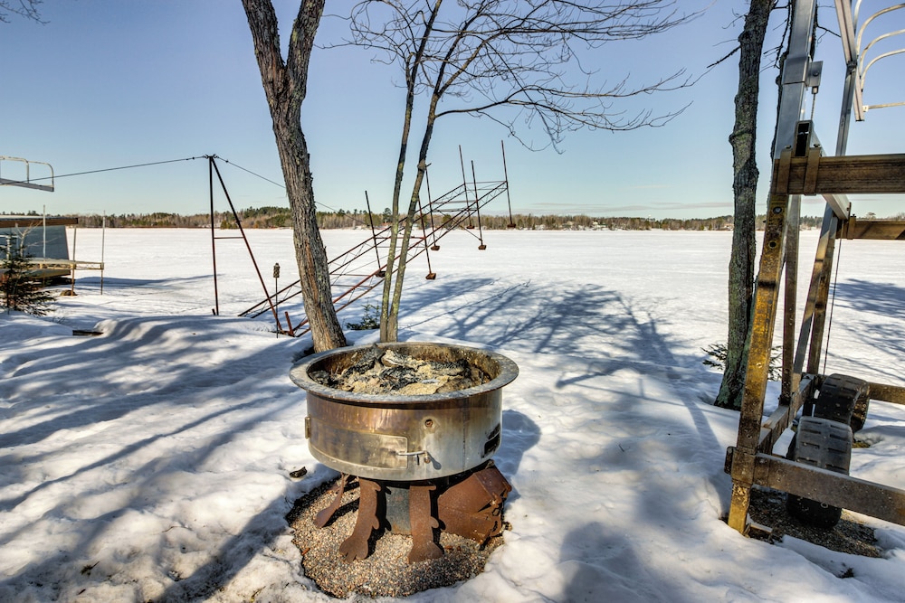Lakefront Cabin on Lake Vermilion: Dock, Boat Lift