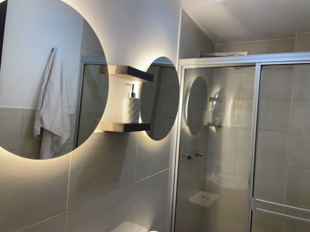 Luxury Liv Limonar