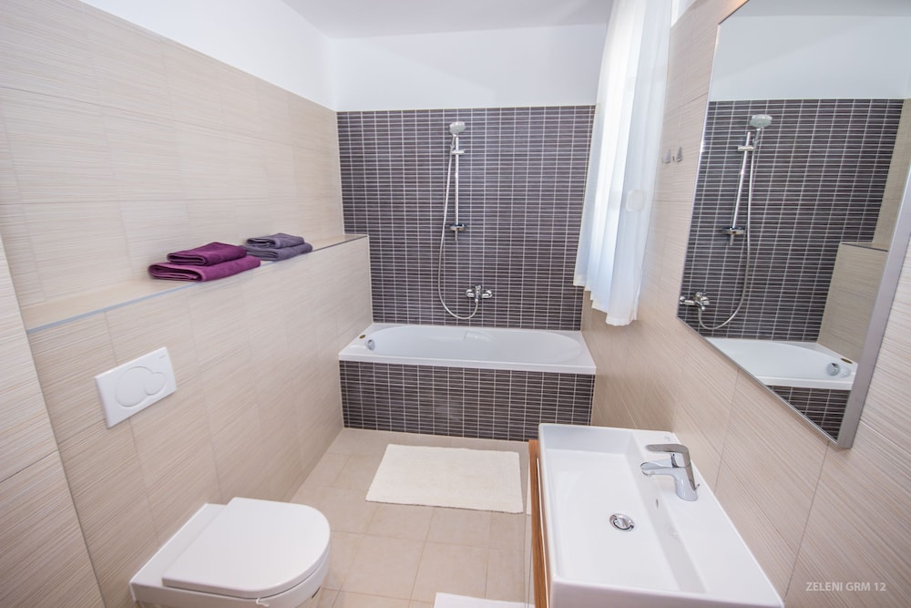 Villa Zora en Supetar — bathroom
