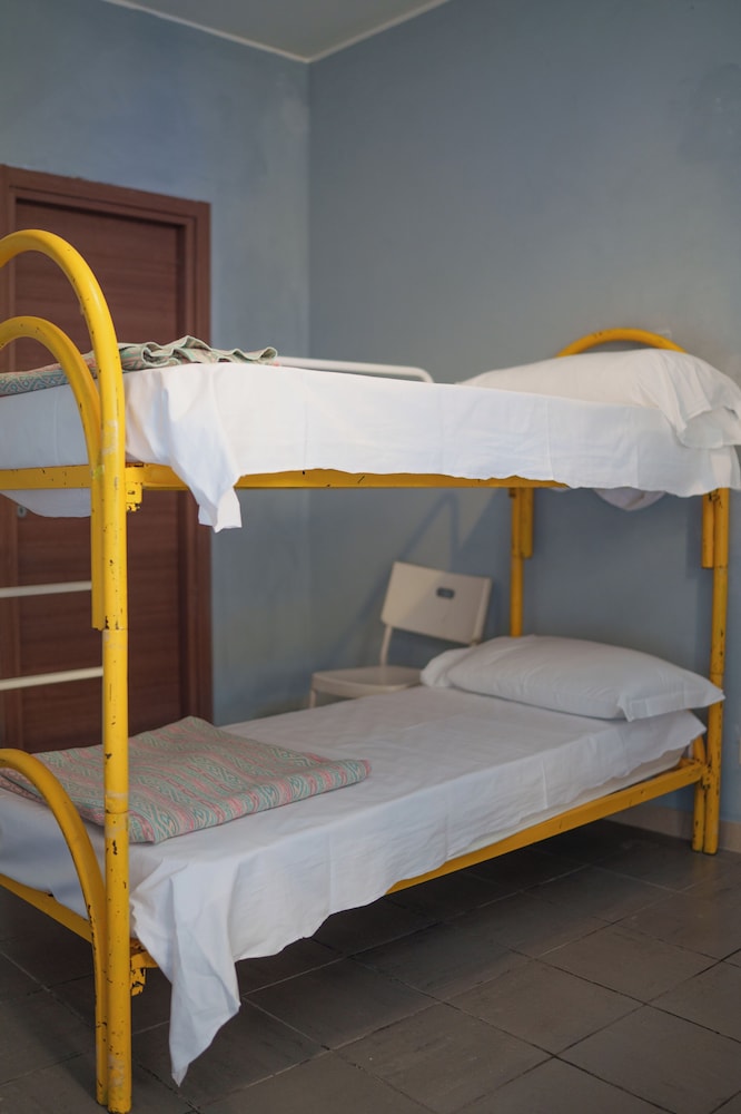 Lion University & Youth Hostel Milano