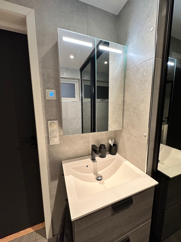 Kvaloysletta - 2 Bed Apartment - Free Parking