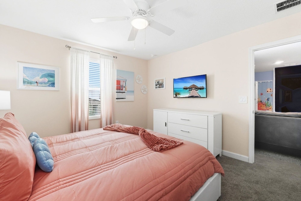 ChampionsGate Resort 10 Bedroom Vacation Home - Includes resort clubhouse amenity access! 10 Home