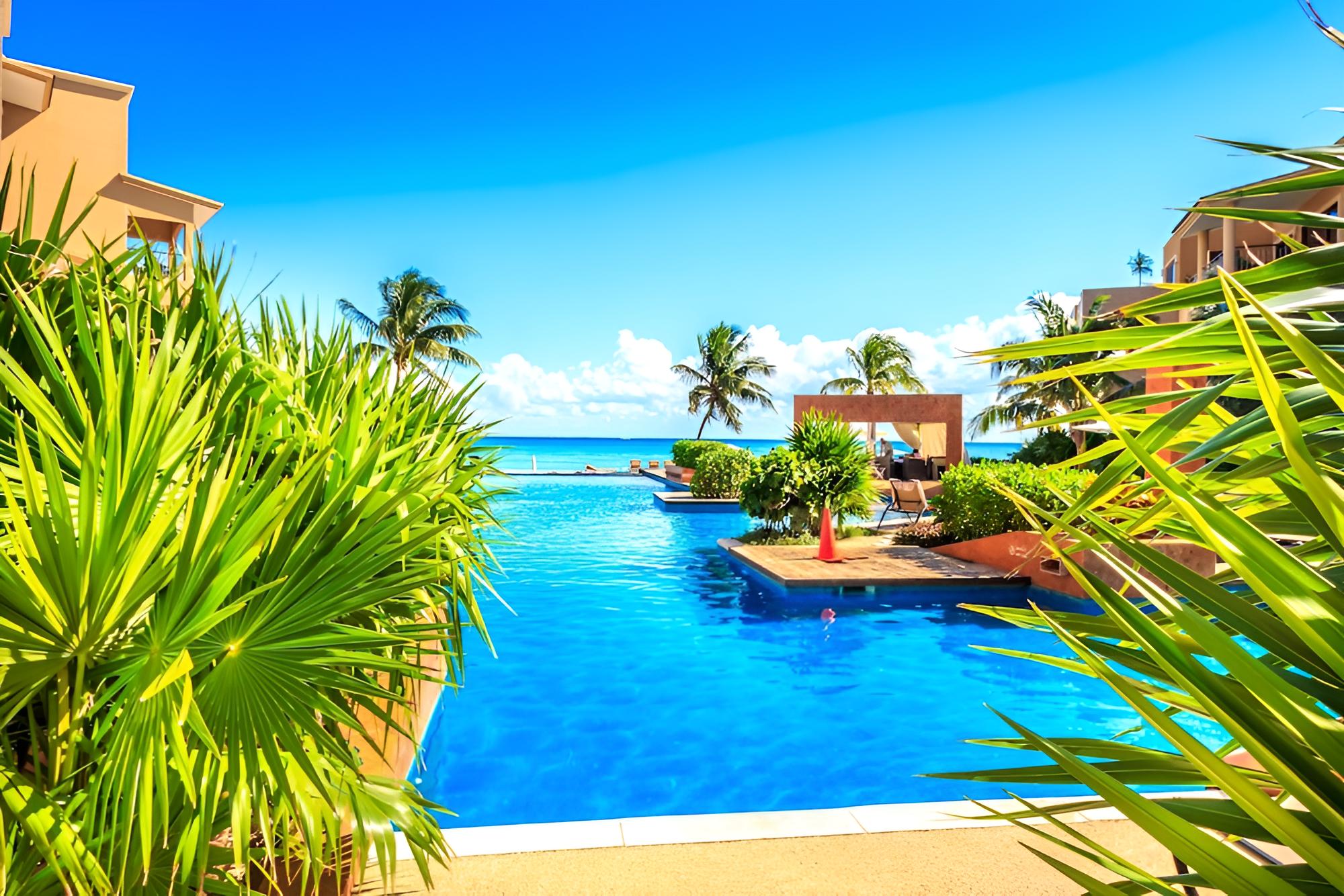 El Faro Oceanfront by Bric