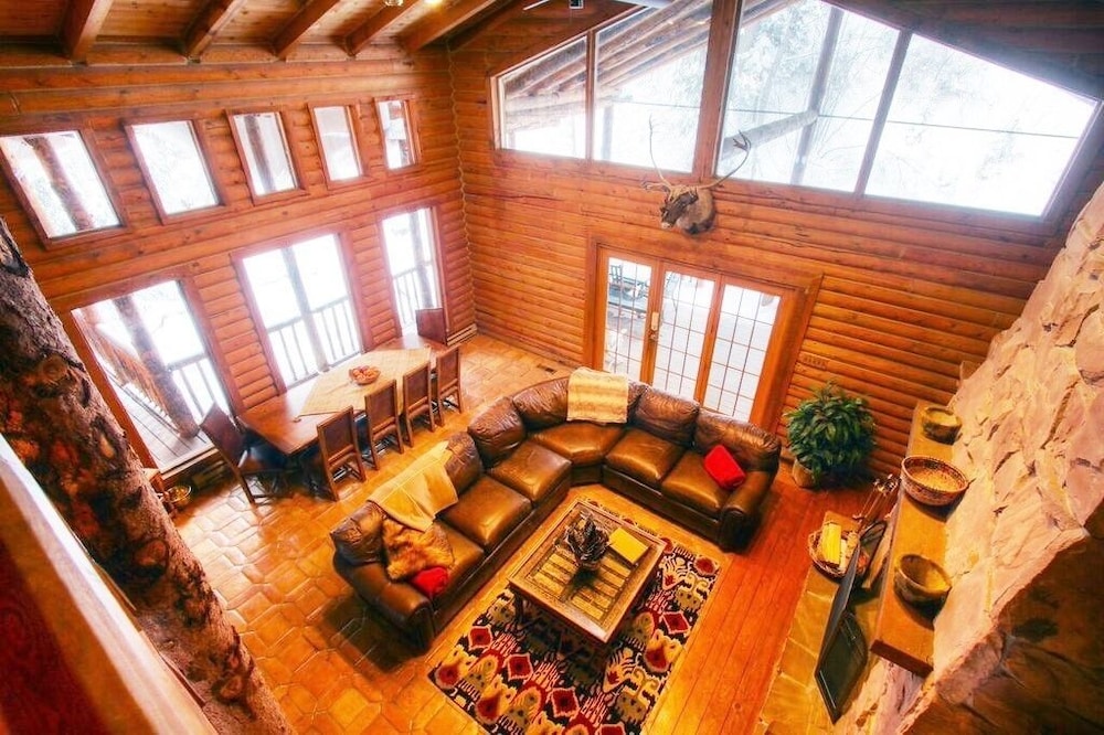 Log Cabin on the Stream