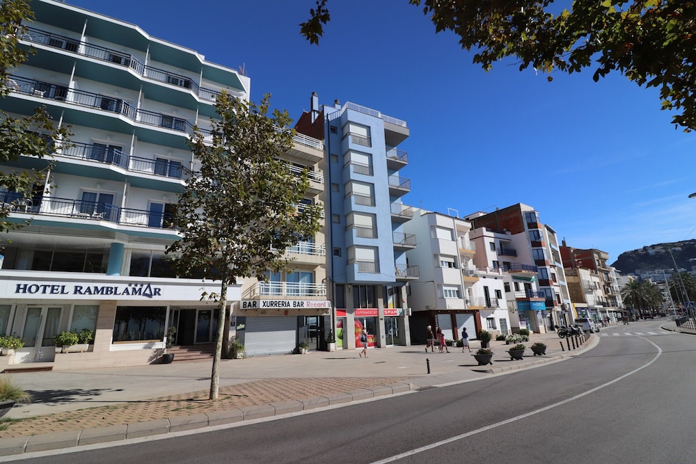 Apartment in Roses Near Beach