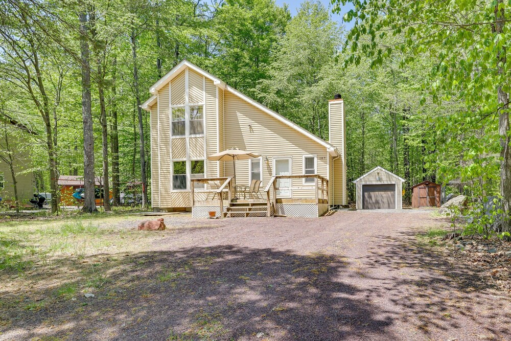 Fire Pit, Kayak & Gas Grill: Pocono Lake Home! view 2