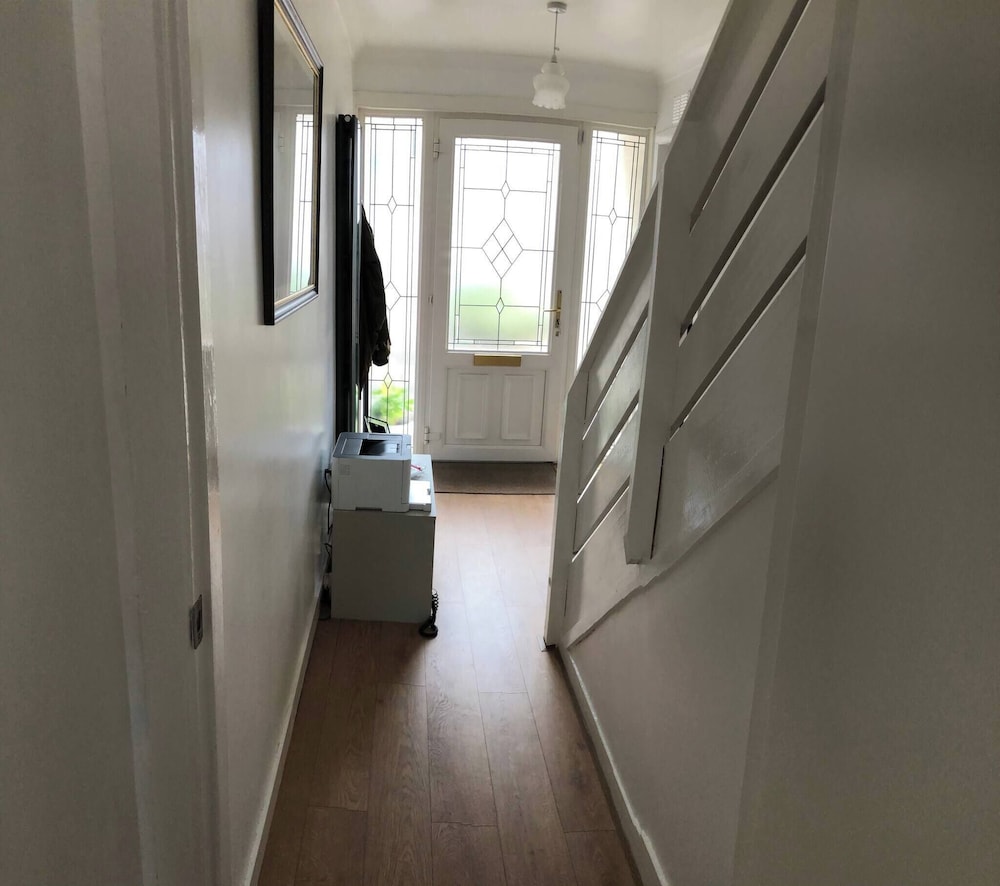 Limegrove Comfortable Three Bedroom House