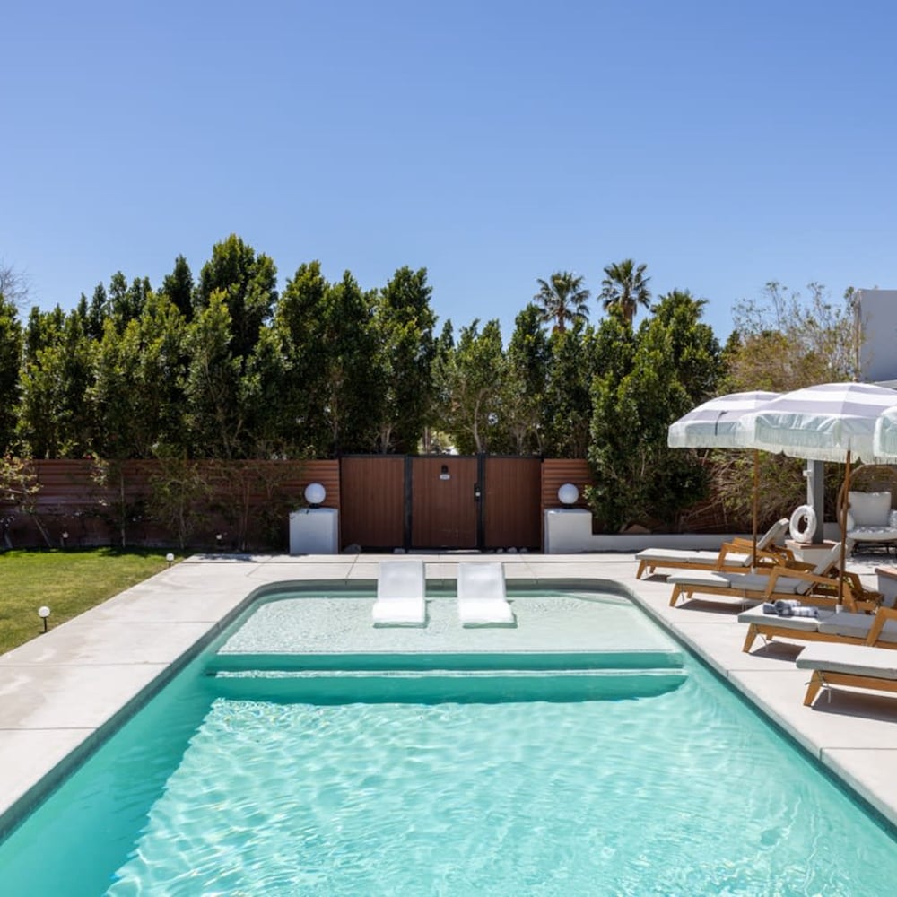 The Yucca Hotel- Entire Boutique Buyout