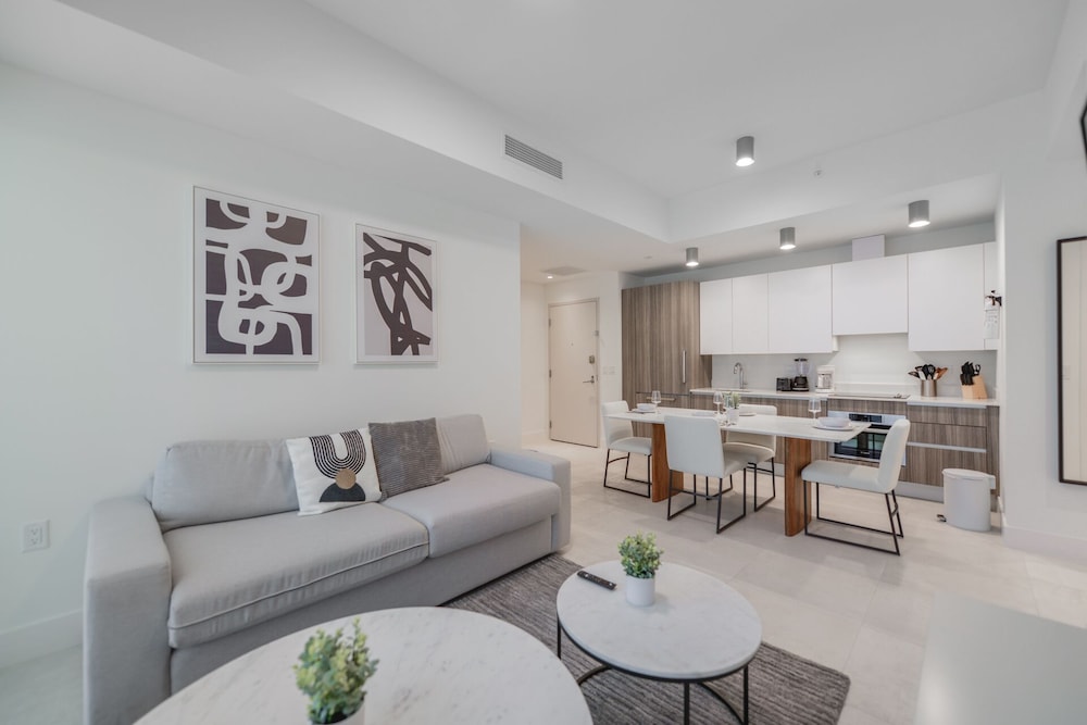 Top Location Stunning Condo in Brickell