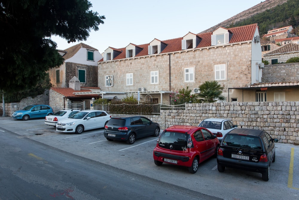 Apartments Ivušić