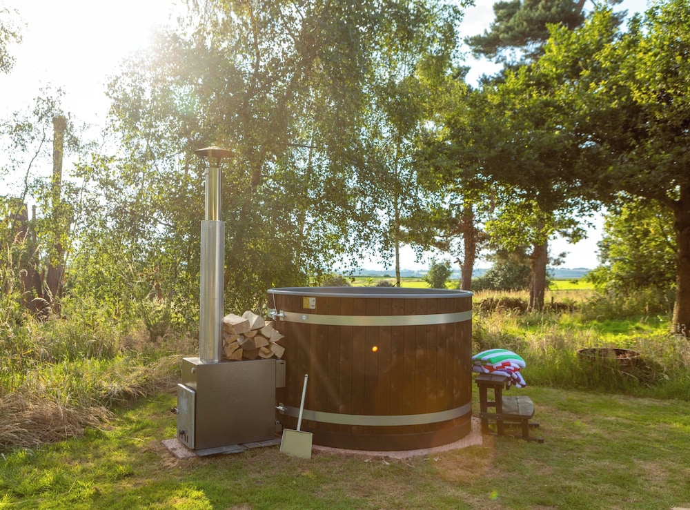 Luxury Glamping The Wye Valley for 2 to 6 Guests