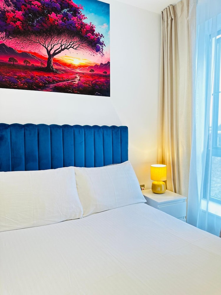 Gorgeous Serene Spacious Luxury Apartment 2 Bedrooms Sleeps 6