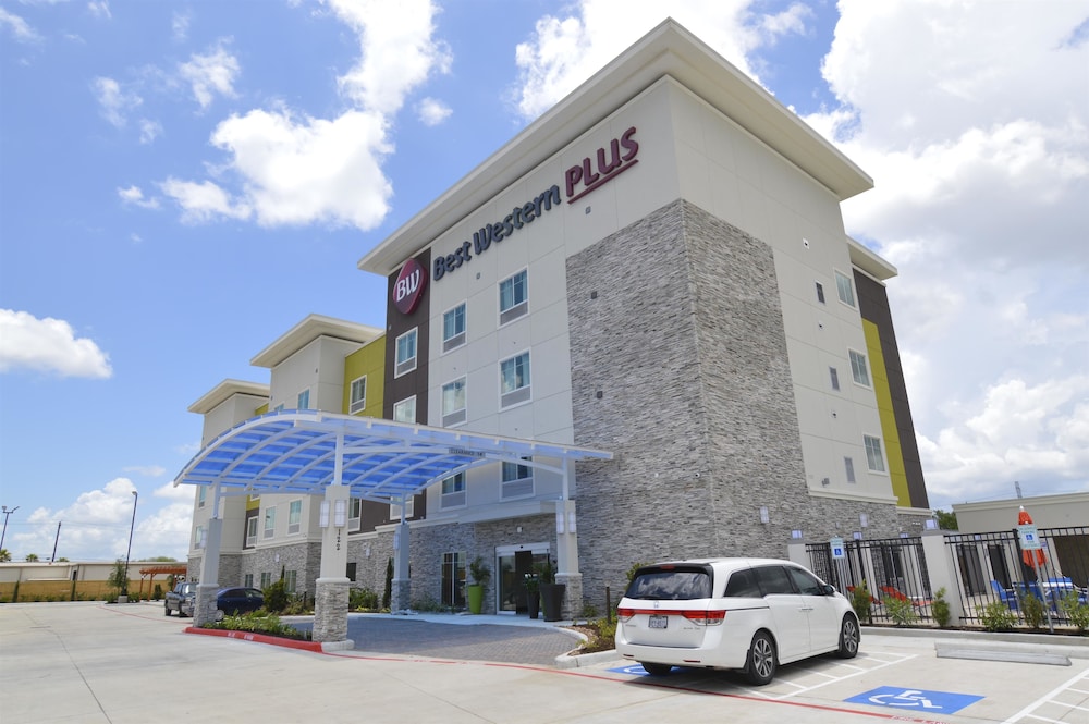 Hotel Best Western Plus Pasadena Inn and Suites - Image 1