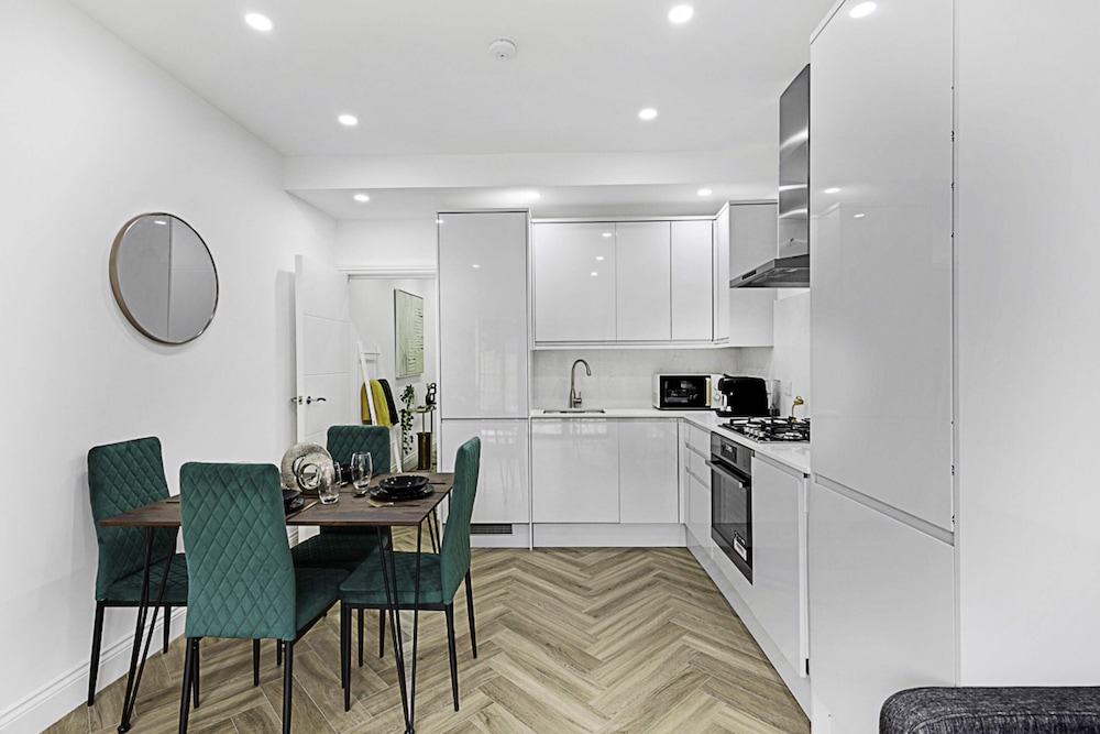 Beautiful 3 Bed Abode in Hanwell