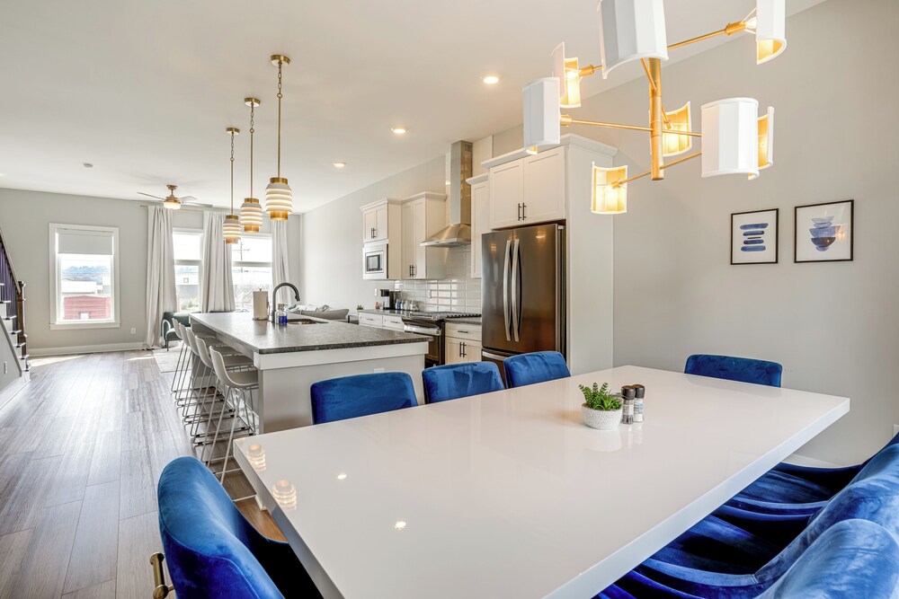 2 Mi to Dtwn: Walkable Retreat in Chattanooga!