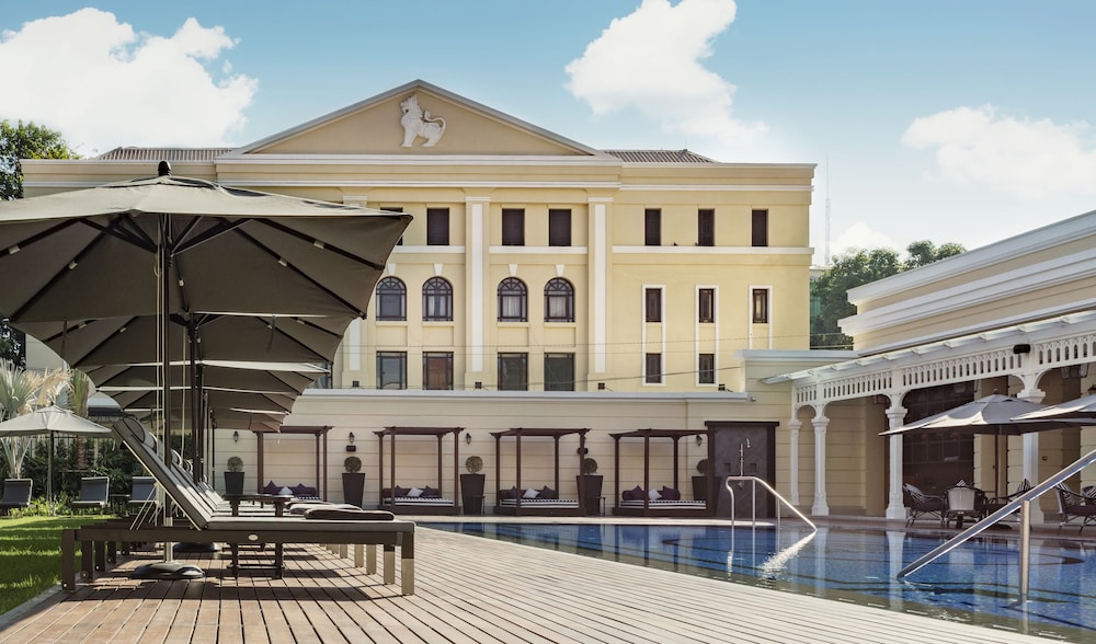 Pool & Wellness