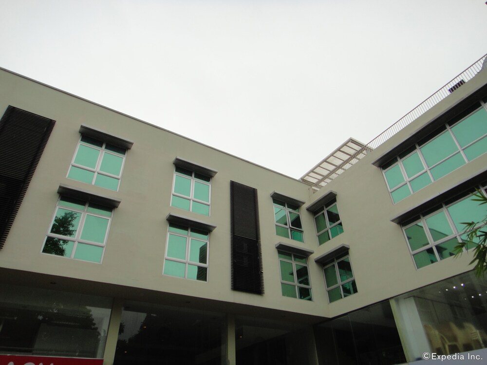 Hotel Prestigio Hotel Apartments - Image 1