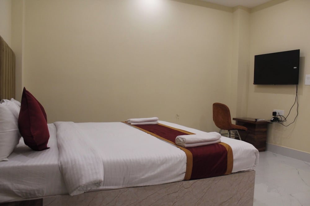 Puri Hotel Manjulata Residency