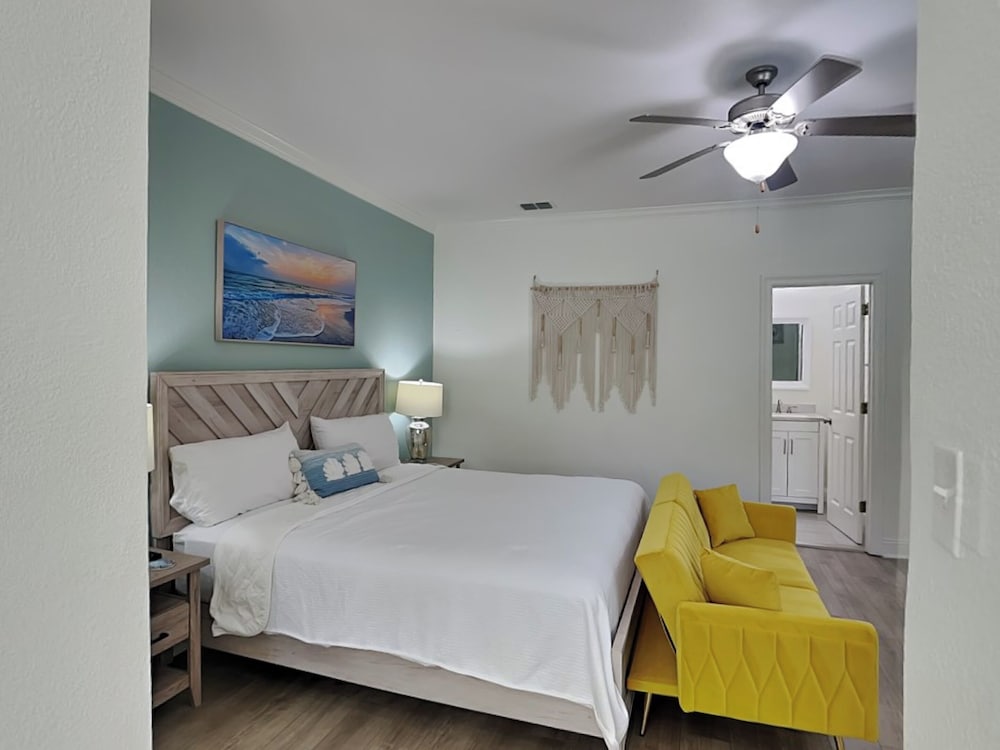Sunny Beach by Southern Vacation Rentals
