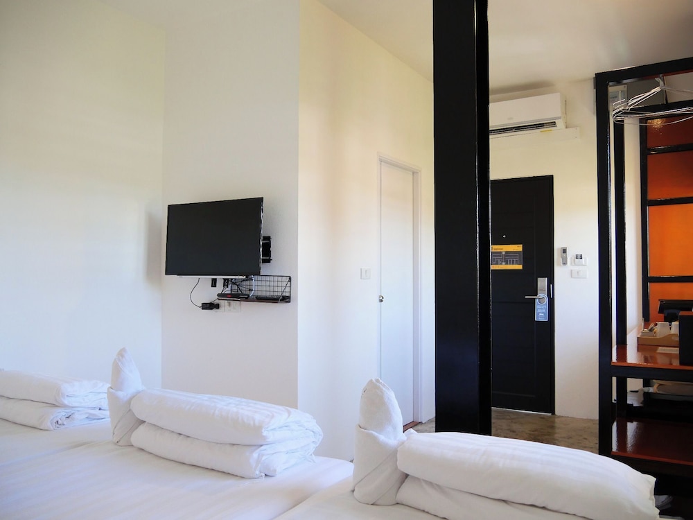 Book a Bed Poshtel - Hostel