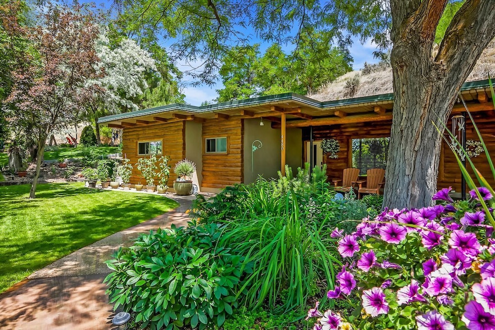 Boise Hillside Suites