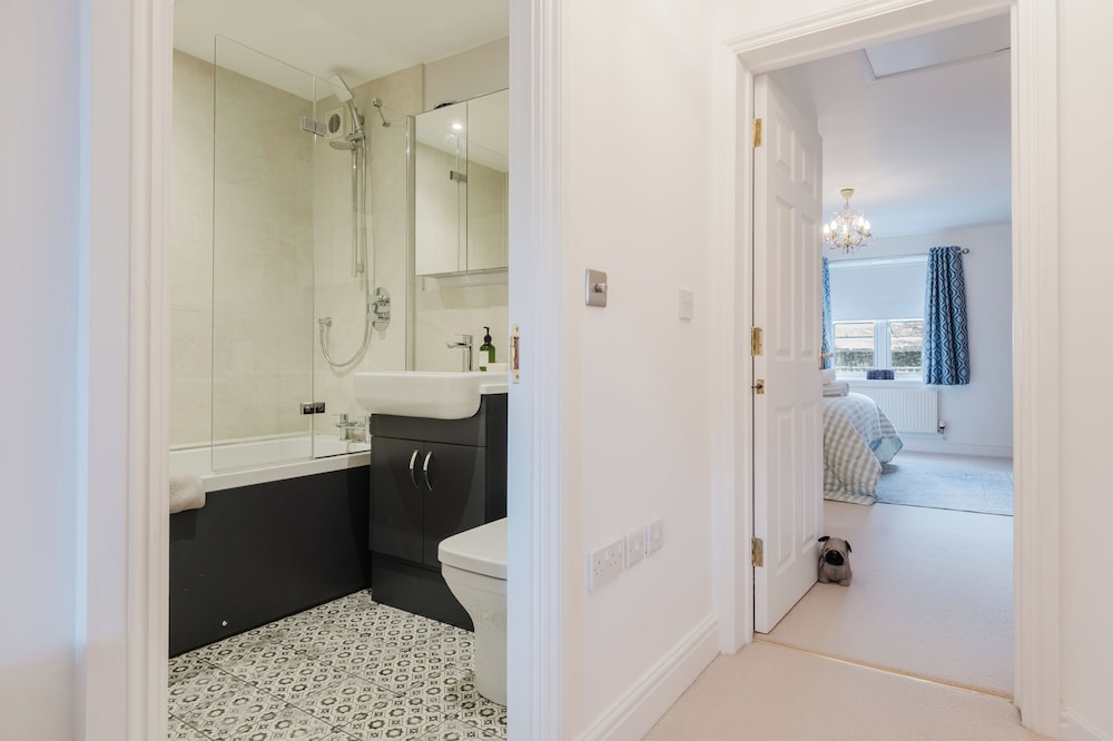 Stylish Retreat with Garden in Tetbury