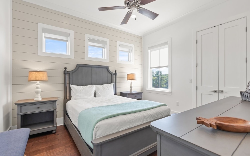 5BR Home w/ Private Heated Pool, Golf Cart, 4 Bikes, Near 30a!