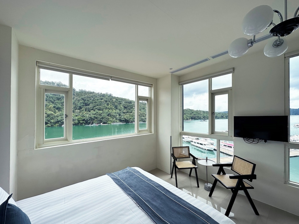 Shui Yang Lakeview House with Elevator view 2