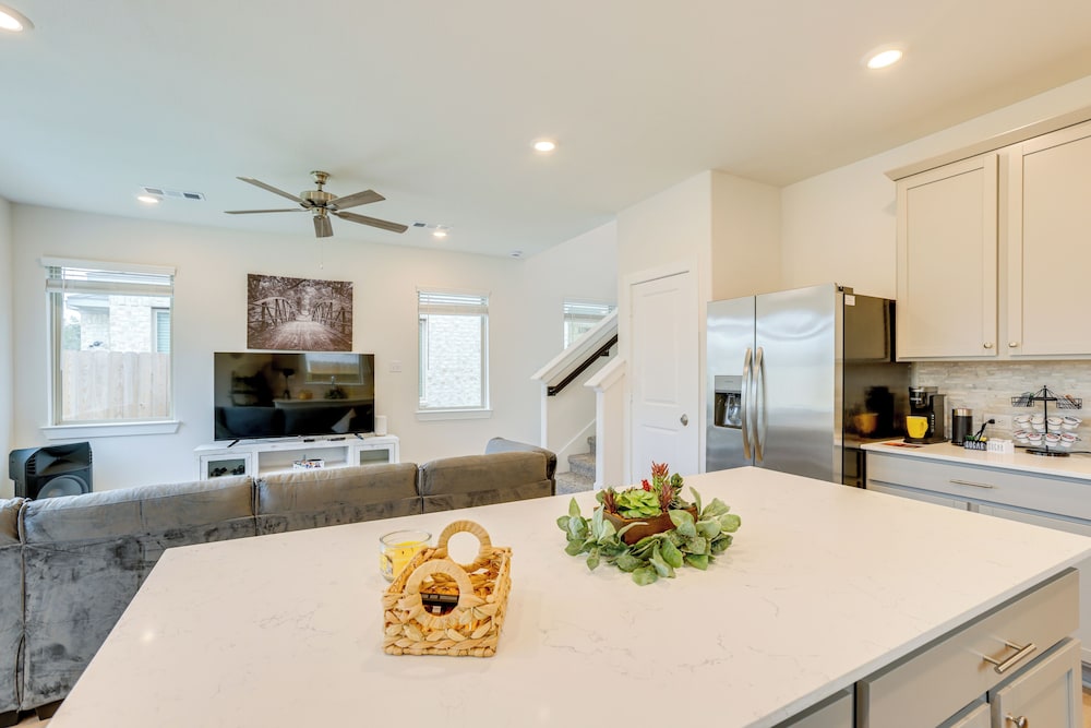 Family-friendly Home w/ Yard in Hockley!