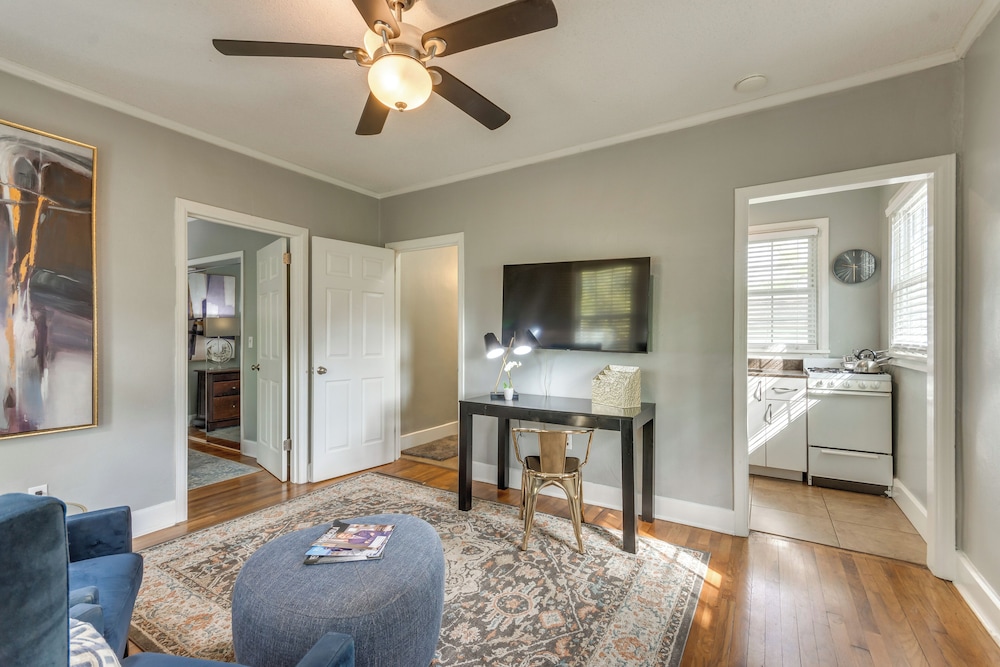 3 Blocks to Pensacola Bay: Charming Apartment!