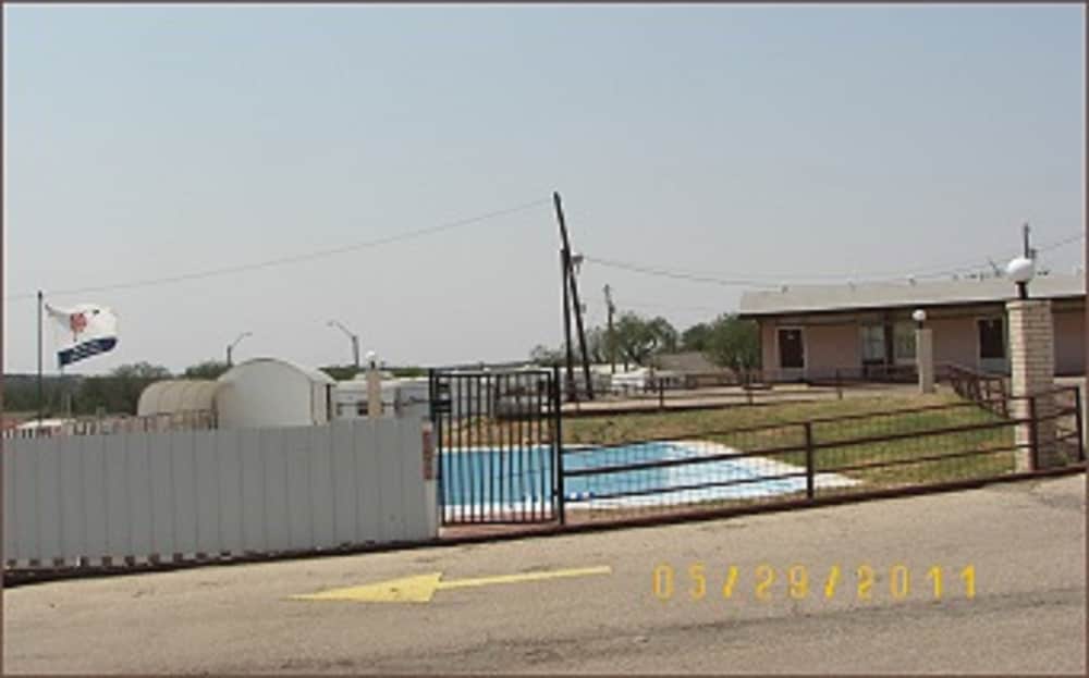 Holiday Host Motel