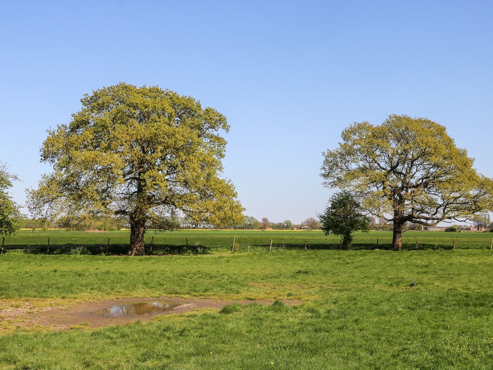 2 Pines Farm Cottages