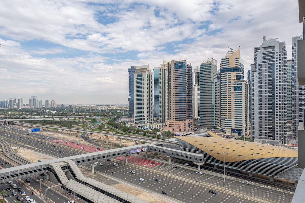 Marco Polo - 1BR with Marina Views, Near Metro & Marina Mall