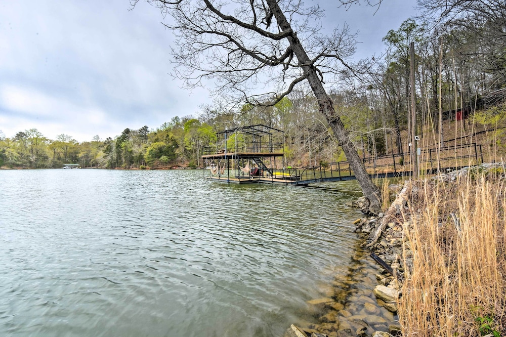 Lakefront Lavonia Cottage w/ 2-story Dock! - Property Image 6