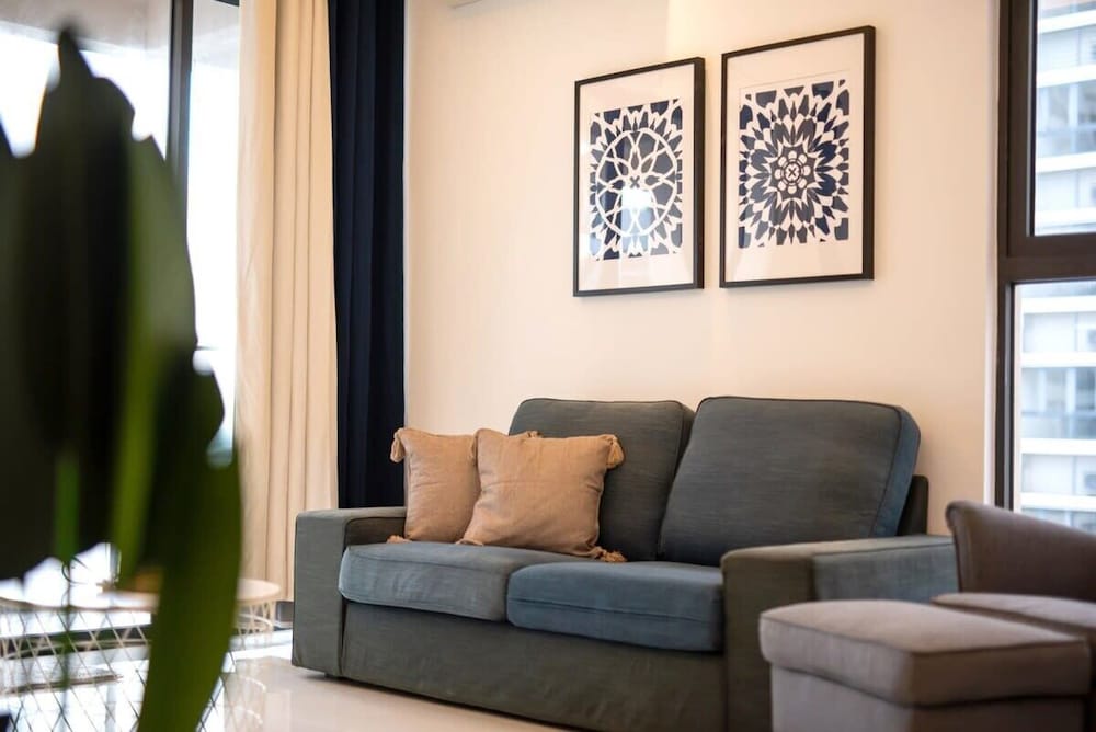 Comfy 3BR Apt in Danga Bay, Free Parking, Sea View