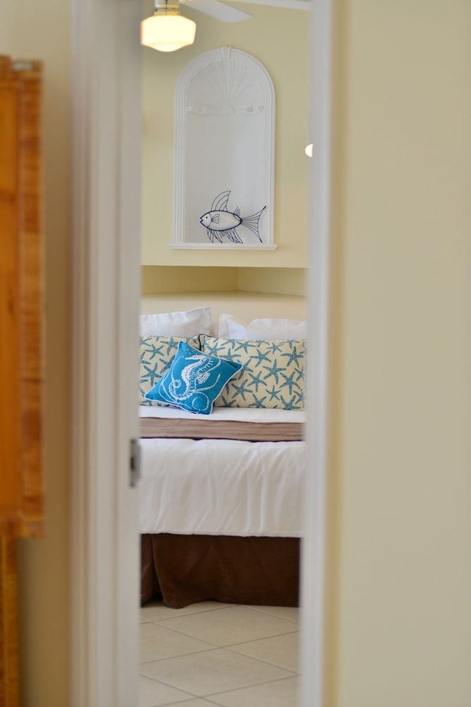 Nassau - Paradise Island Vacations - Sandyport Beach Resort - Property Image 4