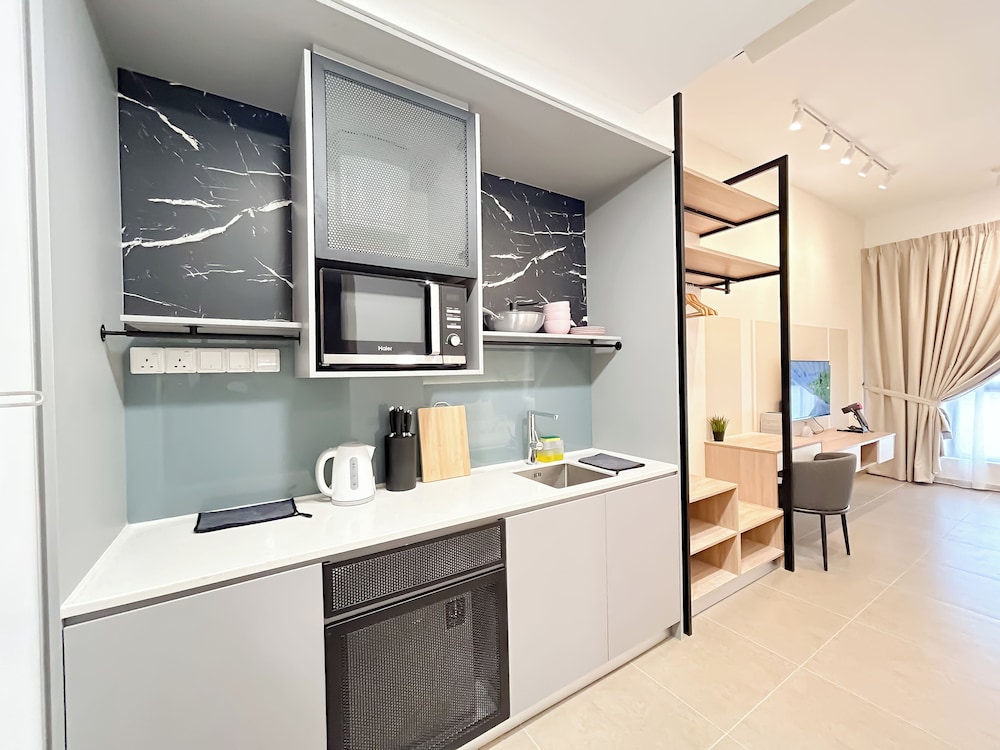 Mossaz by Manhattan Group