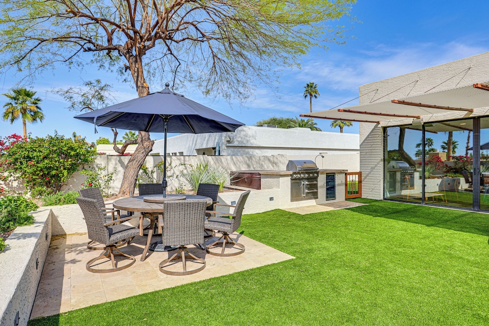 Outdoor Entertainment Space: Home in Scottsdale