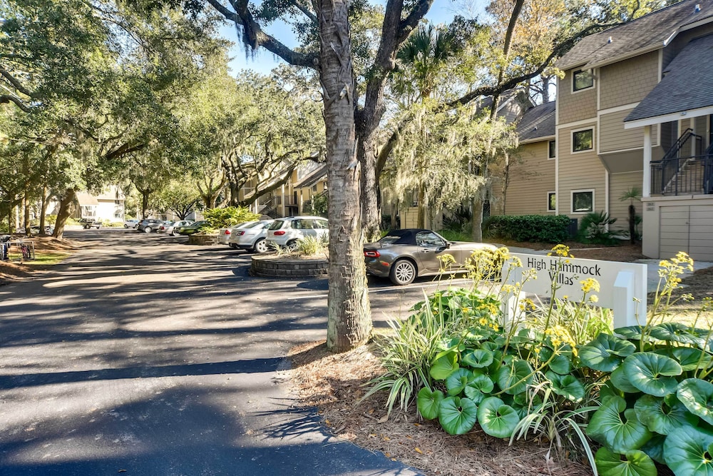 Modern Seabrook Island Resort Condo: Near Beach! view 5