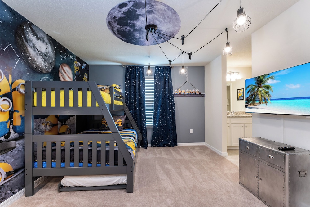 Amazing 8BR Villa by Disney Pool Theater