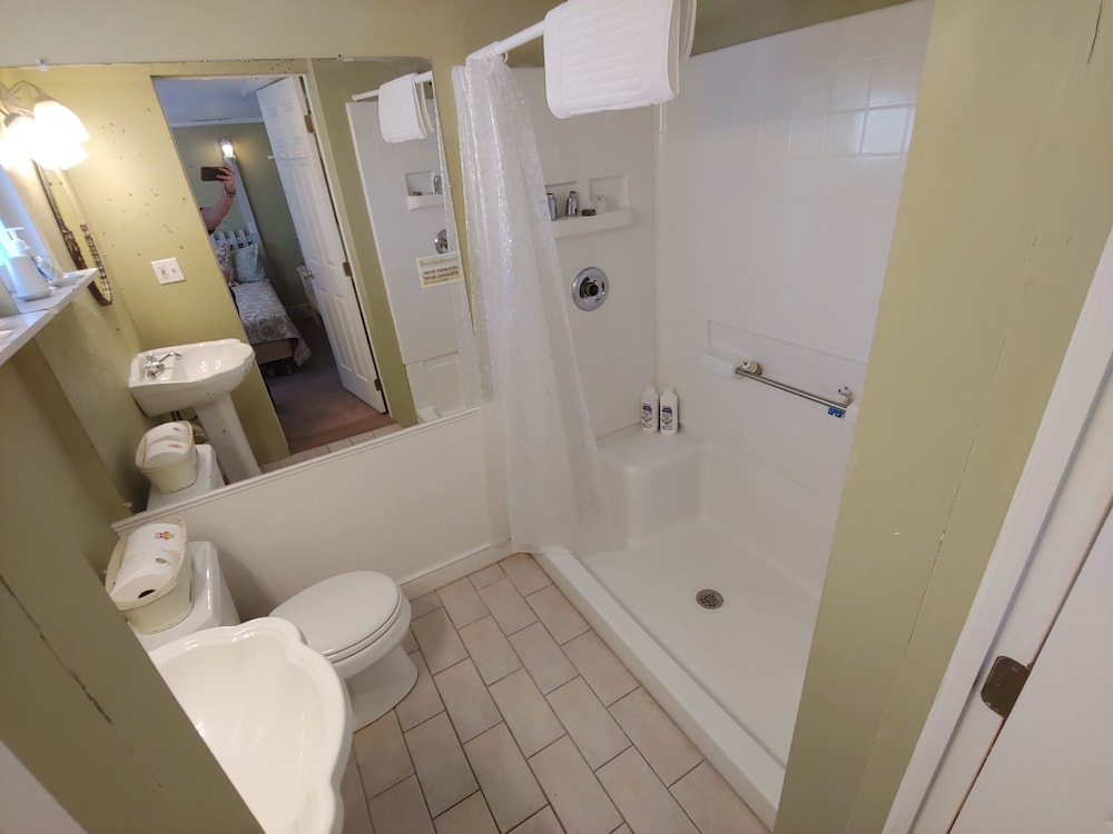 Island Guest House B&B