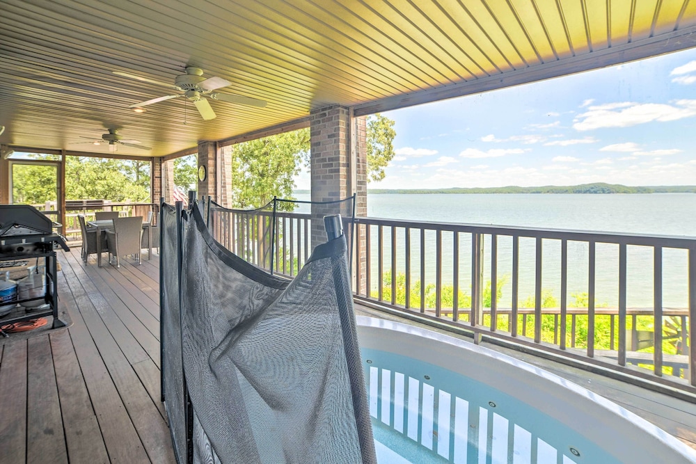 3,000 Sq Ft A-frame Home on Kentucky Lake w/ Dock!