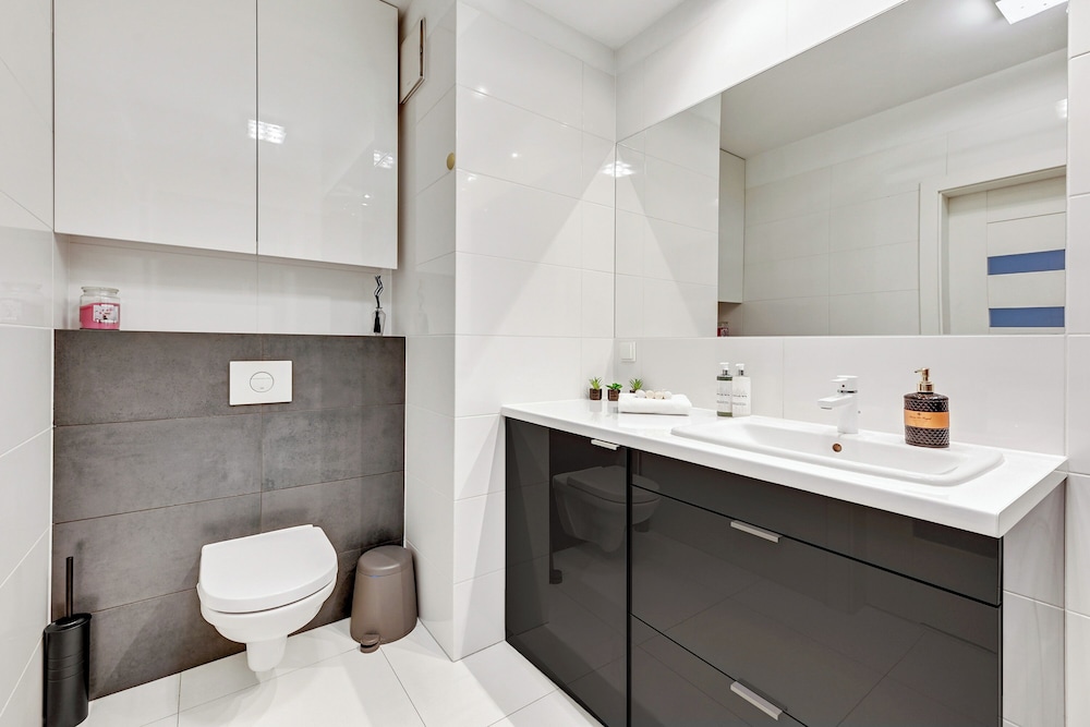 Aura - Riverside & Parking by Downtown Apartments
