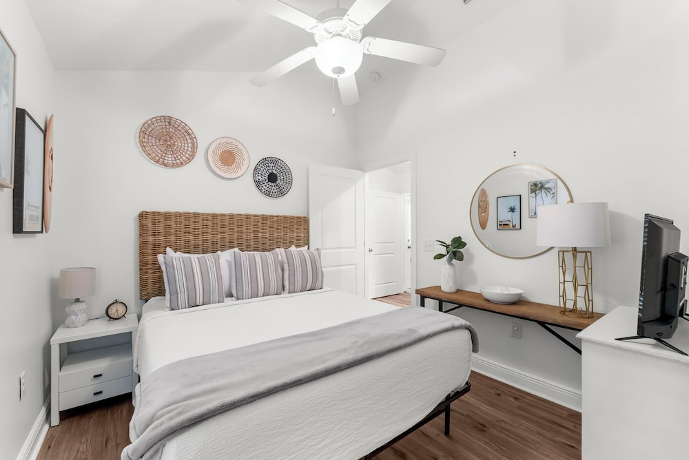 Beach House - Sun-kissed Cottage by PHG