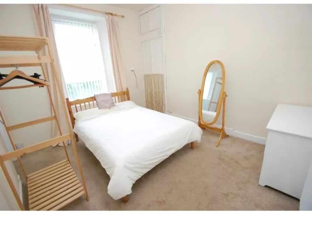 Flat in Glasgow,close to all Local Amenities,